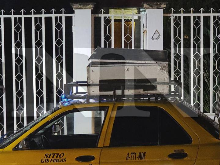 POLICÍA DE TEPIC LOS CACHÓ CON LA CAJA EN LA PARRILLA DE UN TAXI