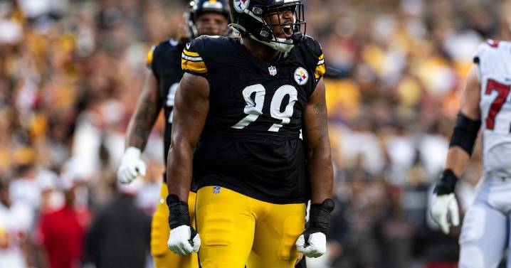 Steelers' Derrick Harmon carted off with knee injury suffered during preseason game