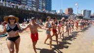 Gijón celebra hoy su día grande: danza prima y Restallón en San Lorenzo