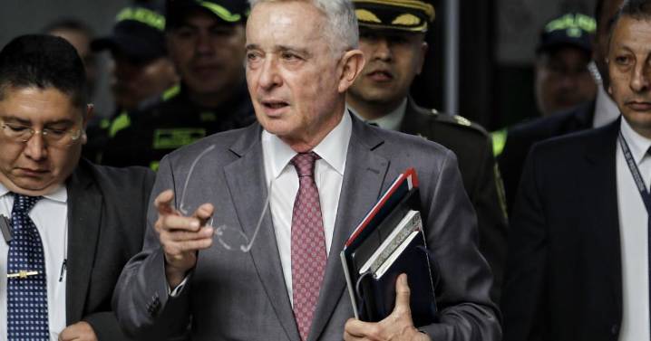 Juez niega habeas corpus que buscaba la libertad del expresidente Álvaro Uribe