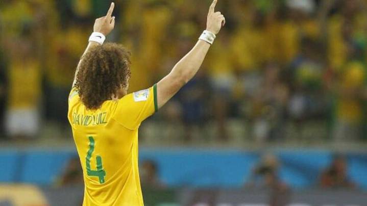 David Luiz denunciado por violencia de género: la Justicia le impuso restricciónes