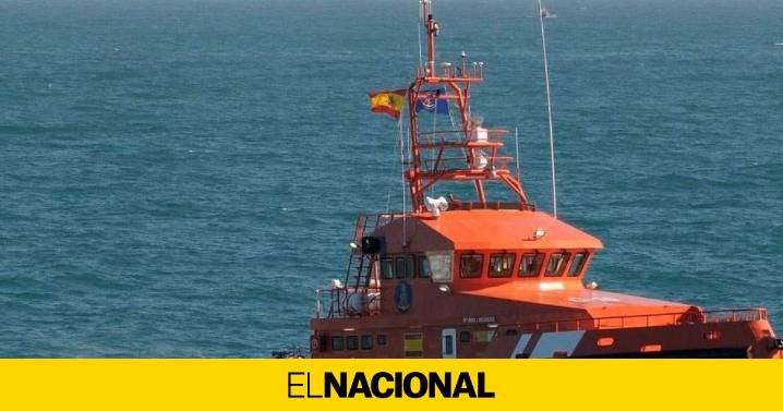 Doce migrantes desaparecidos después de saltar al mar desde una patera a 30 millas de Cabrera
