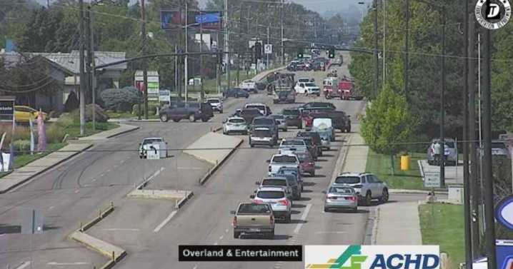 Water line break fully closes Overland Road near Vinnell intersection