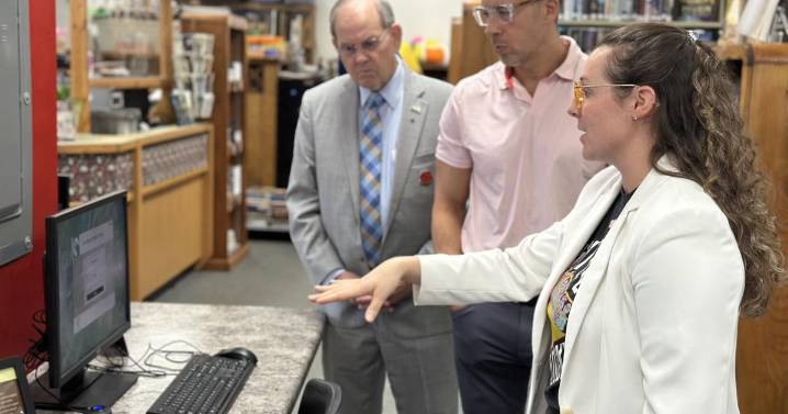 Giannoulias announces $1.5M in grants to Southern Illinois libraries