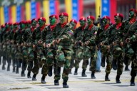 Con 15 mil militares, drones y buques, Venezuela ‘se arma’ contra el narco en la frontera con Co…