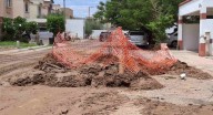 Vecinos piden arreglo de mega fuga de agua al poniente de Hermosillo