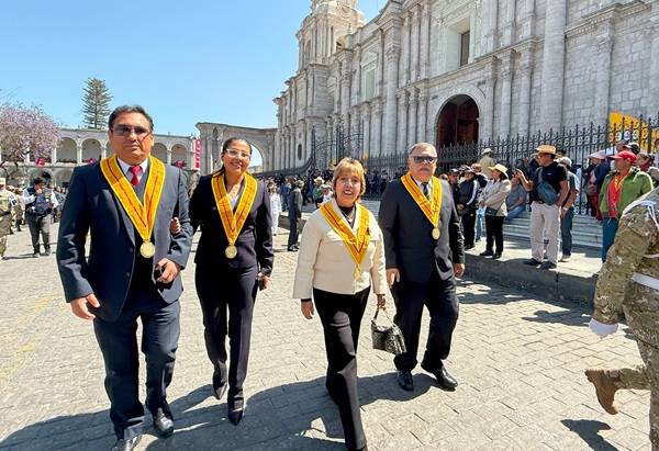 MUNI TACNA PRESENTE EN VÍSPERA DEL 485.º ANIVERSARIO DE AREQUIPA