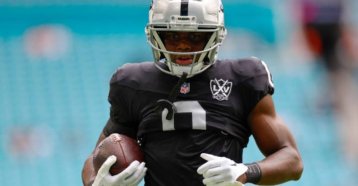 Jakorian Bennett trade: Eagles send Thomas Booker to Raiders for cornerback