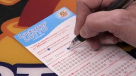 Liquor store in Chicago suburb sells $400K winning lottery ticket