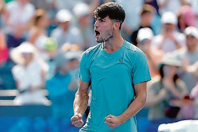 Alcaraz conquista su victoria 50 del año