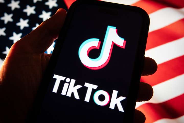 US TikTok users 'will be forced to download new app to keep using service' from September as sale deadline looms