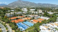 Los altos precios del alquiler llevan a un hotel de Marbella a comprar un edificio para alojar a sus empleados