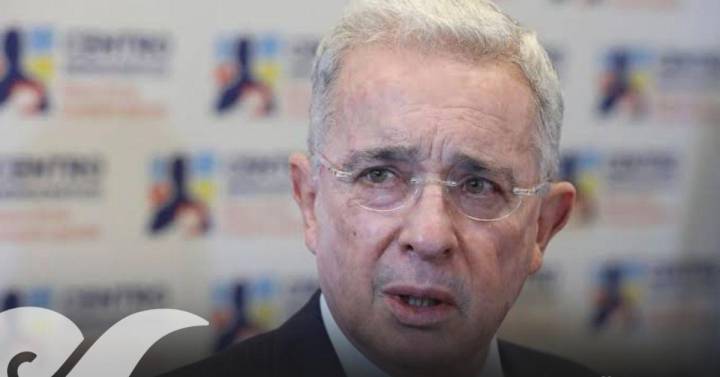 Tribunal Superior en Colombia ordena libertad inmediata para el expresidente Álvaro Uribe