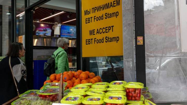 2.4 million people expected to lose food stamps after Trump agenda law broadened work requirements, CBO says