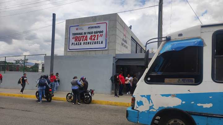 Nuevo terminal de Plaza Venezuela: entre el caos y la promesa de una solución