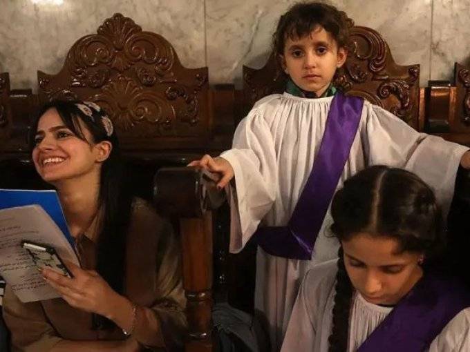 Cristianos se niegan a abandonar las iglesias de Gaza a pesar de los ataques y las órdenes de evacuación de Israel