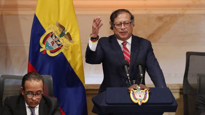 Declaran a Gustavo Petro como persona non grata en Perú