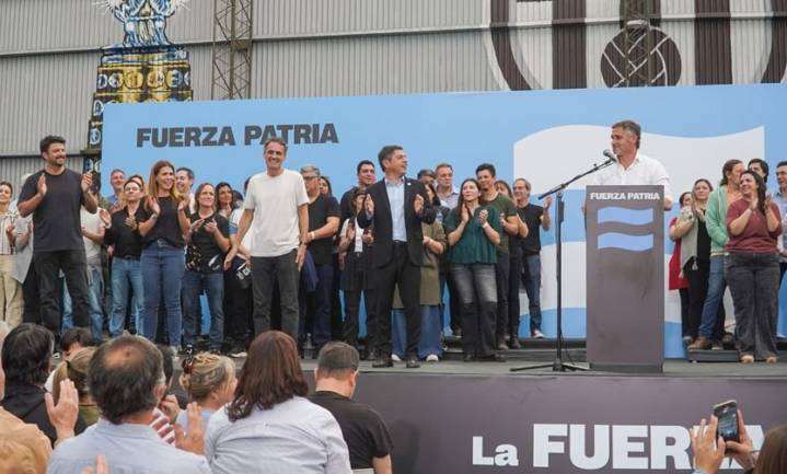 Achával y Kicillof encabezaron un multitudinario acto con trabajadores de la sa