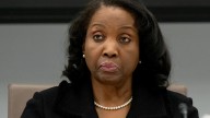 Lisa Cook demanda a Trump por su destitución “ilegal”