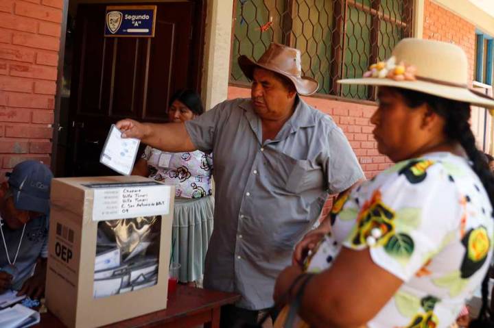 Polls close in Bolivia