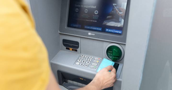 Hacienda multará a quienes ingresen o retiren dinero en efectivo de esta forma