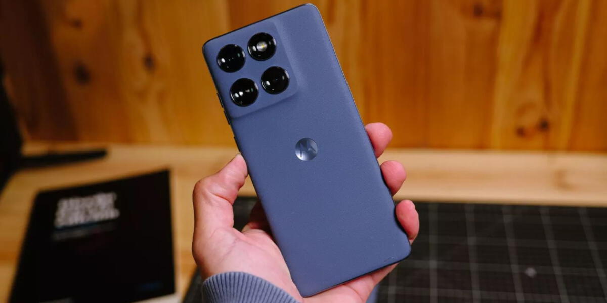 Olvídate del Samsung A56, este Motorola cuesta menos y hace lo mismo: pantalla FHD+, es acuático y cámaras mejoradas