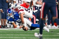 Deadspin | Giants QB Jaxson Dart cleared after injury scare