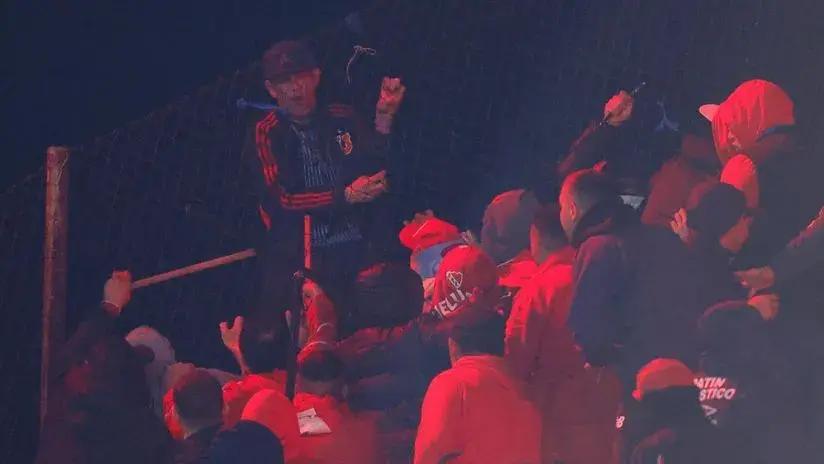 Violencia desmedida en las tribunas: lo que se sabe de los desmanes durante el Independiente vs. 'U' de Chile por Copa Sudamericana