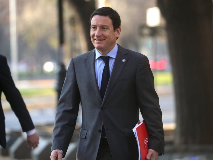 Squella tras polémica por dichos de Kast: "Lo que tratan de instalar como autoritarismo, para nosotros es determinación"
