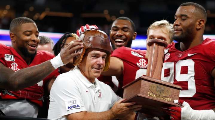 Alabama, LSU streaking in opposite directions in openers