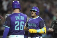 Gurriel singles in winning run in the 11th in the Diamondbacks' 6