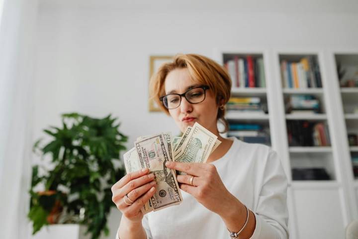 Nueva York paga cheque de estímulo por inflación, estos son los montos y las personas que quedan por fuera de este beneficio