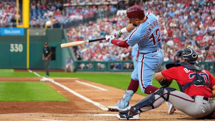 IU alum Kyle Schwarber homers 4 times in Phillies' win over Braves