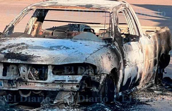 Incendian dos vehículos en Aldama