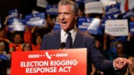 Gavin Newsom, gobernador de California, responde a la redada de inmigración afuera de su rueda de prensa