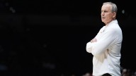 Rick Barnes signs a lifetime contract keeping him as Tennessee's coach