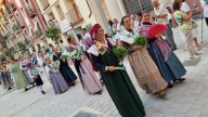 Miles de oscenses se sobreponen al calor para rendir homenaje a San Lorenzo en la Ofrenda de Flores y Frutos 2025