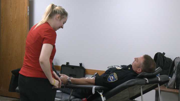City of Fargo and Moorhead duel it out for Battle of the Badges blood drive