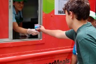 Food truck with free healthy meals for kids finally comes to Staten Island