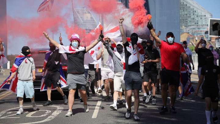 Cientos de personas se manifiestan en Londres tras el arresto de un inmigrante acusado de allanamiento de morada