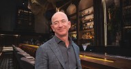 Dueño de Amazon visita bar de CDMX, el mejor del mundo: ¿Cuánto cuesta ir al Handshake?