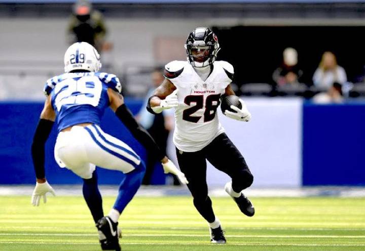 7 Fantasy Football Running Back Sleepers and Busts: Draft Targets, Avoids (2025)