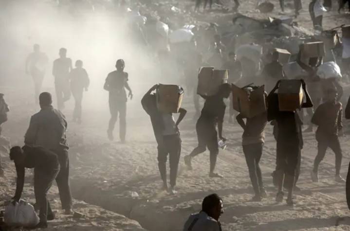 El jefe de DDHH de la ONU denuncia las “intolerables imágenes” de palestinos “muriendo de hambre” en Gaza