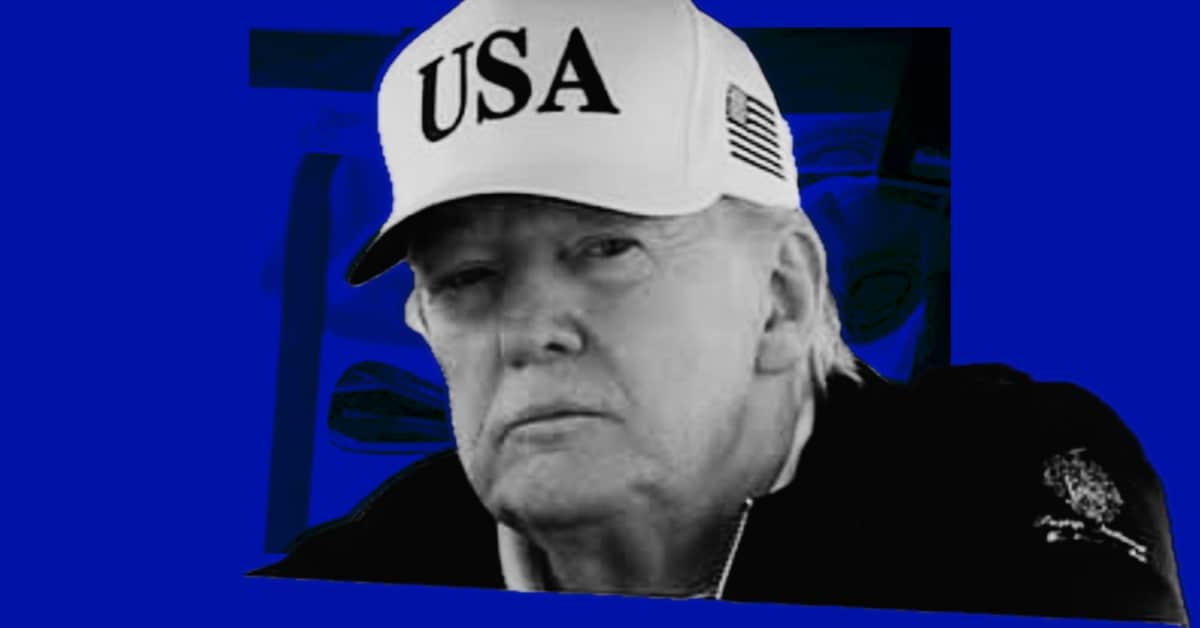 Trump Gets Middle Finger Salute En Route to Golf Outing