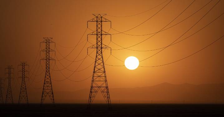 California cut coal from its energy supply. Why it might plug back into fossil fuels