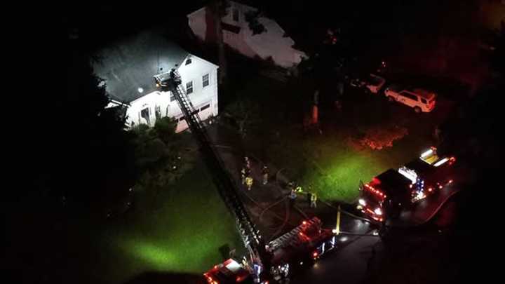 Roswell firefighters rescue pets from Taylor Oaks house fire