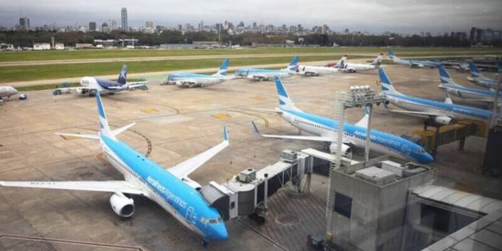 Gremios aéreos suspenden el paro del jueves tras convocatoria oficial