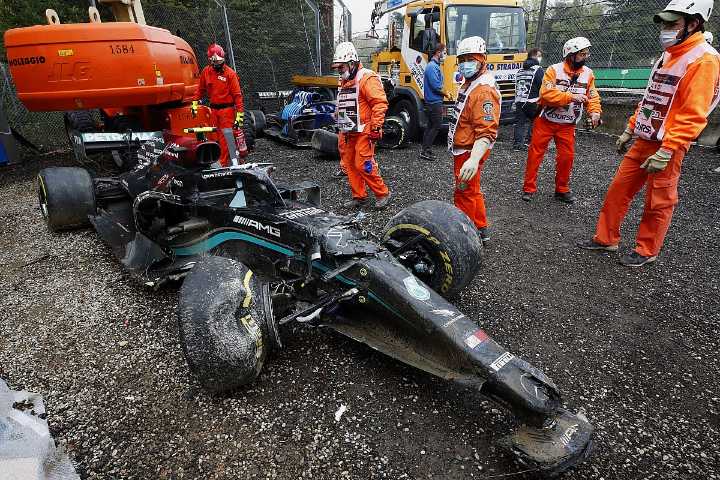 Mercedes: Cost cap makes big accidents "quite a concern"
