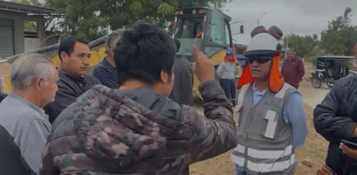 Vecinos del A.H. Ollanta Humala impiden conexión de red de agua y desagüe por temor a colapso