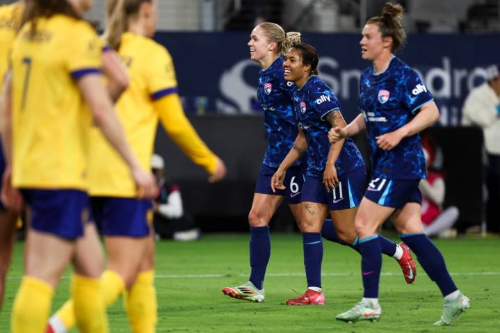 Finally back home, Wave look to score, shine against rival